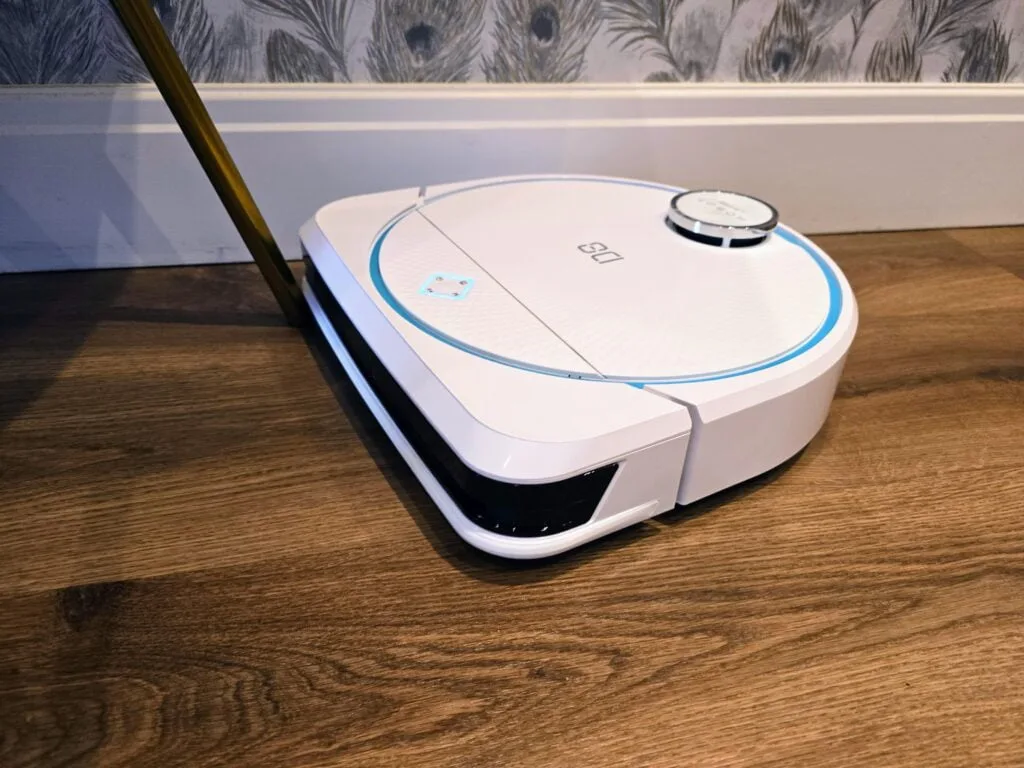 Hobot Legee D8 Robot Vacuum and Mop Review