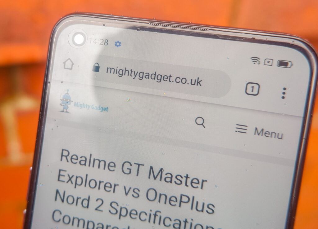 Realme GT Master punch hole selfie