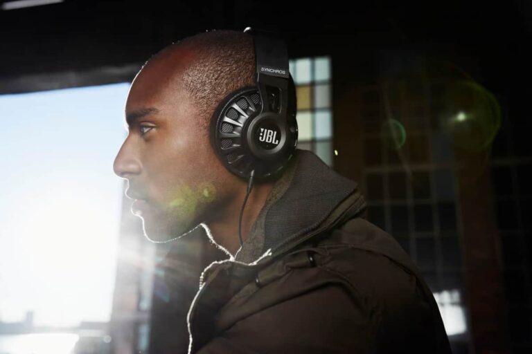 JBL Synchros S700 Headphones with LiveStage Review