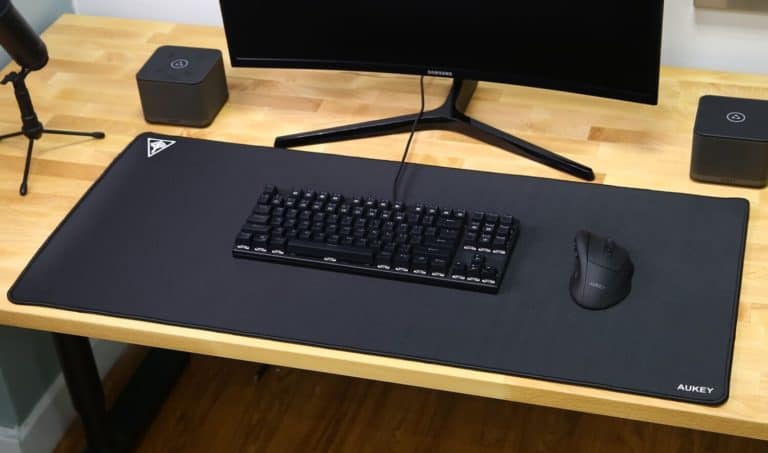 Mini Review: Aukey Ergonomic Wireless Mouse and Extra-Large Mouse Matt