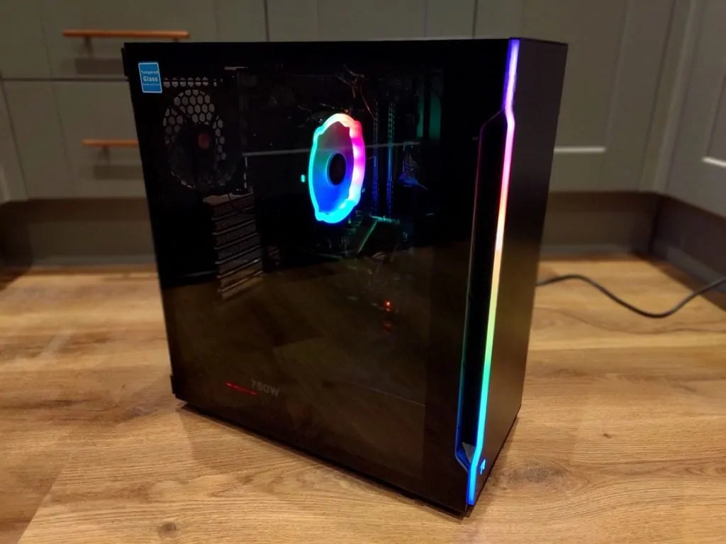 Thermaltake 3 - Thermaltake H200 Tempered Glass Case Review – An attractive budget case with a RGB Light Strip