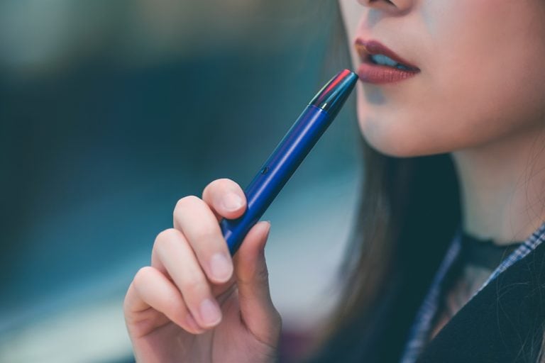 Why is the e-cig the gadget of choice for smokers who want to quit?