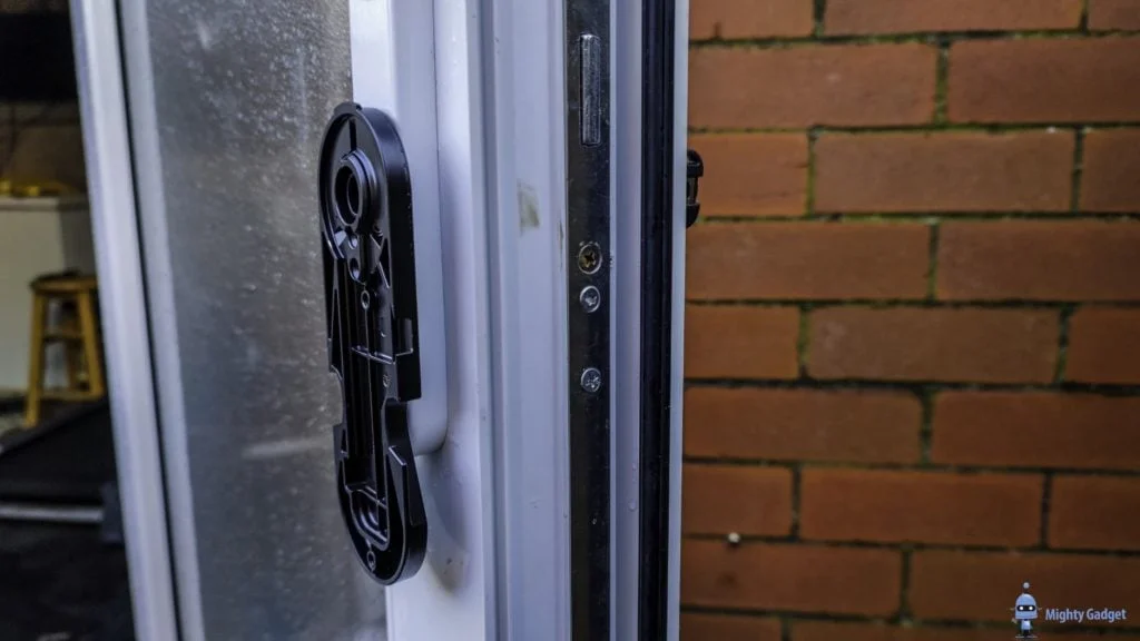 Yale linus review 5 - SwitchBot Lock vs Yale Linus vs Nuki Smart Door Lock – SwitchBot comes to the UK but can only use a thumb turn deadbolt locks