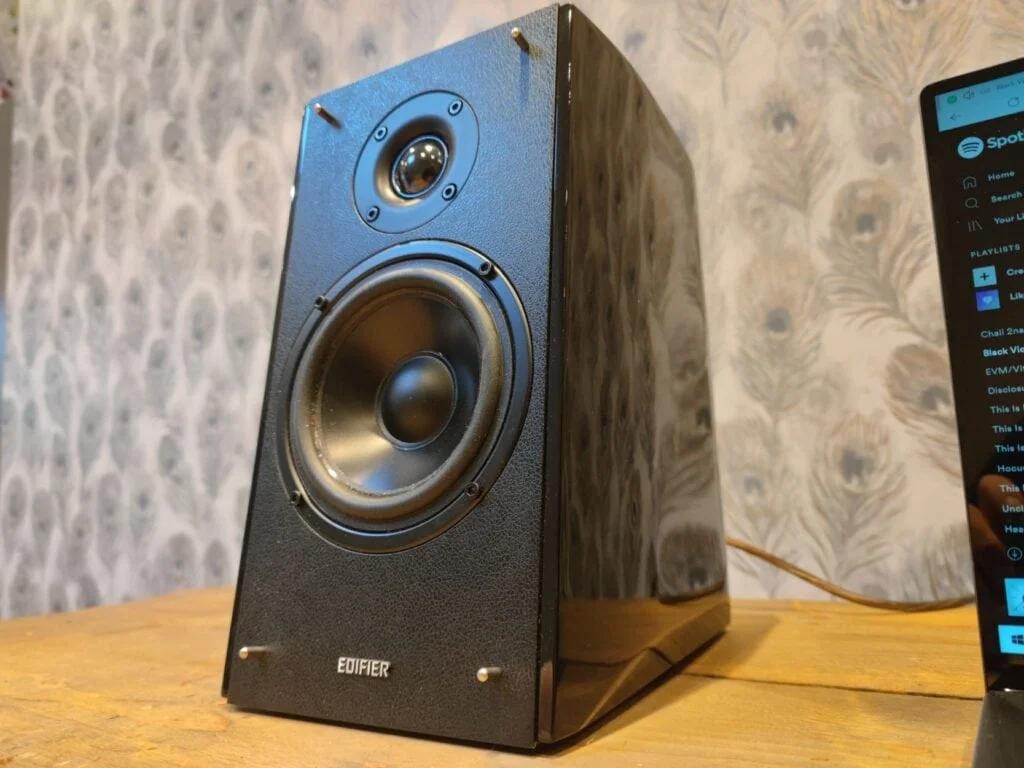 Edifier R2000DB 2 - Edifier R2000DB Review - Active bookshelf speakers for superior PC audio