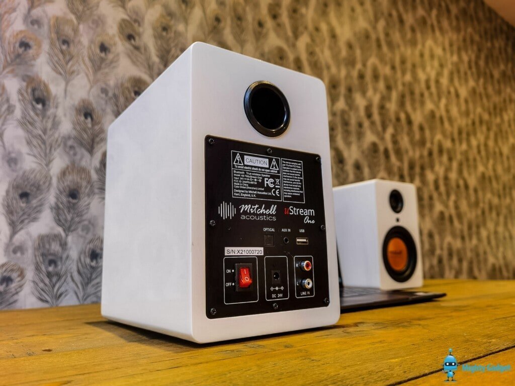Mitchell Acoustics uStream One Review 2 - Mitchell Acoustics uStream One Review – True wireless Bluetooth bookshelf speakers for less wire mess