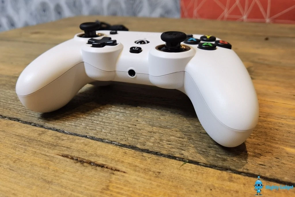 Nacon Pro Compact Controller Review 1 - Nacon Pro Compact Controller Review – A compact wired controller for the Xbox and PC