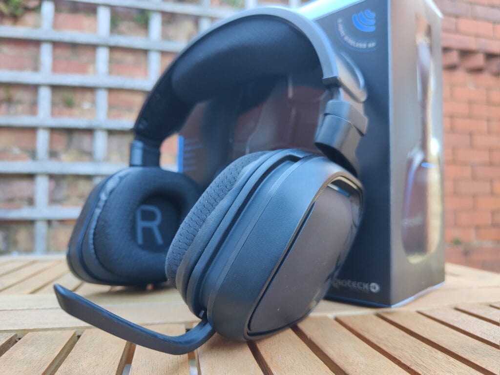 Gioteck TX70 Wireless RF Gaming Headset Review3 - Gioteck TX70 Wireless RF Gaming Headset Review – One of the most affordable wireless gaming headsets for the PS5, PS4 & PC