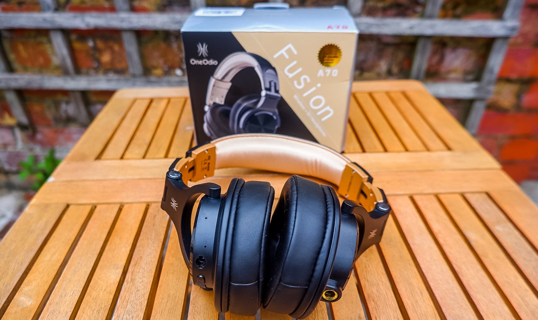 OneOdio Fusion A70 Bluetooth & Wired Headphones Review – Budget bass-heavy headphones with 6.35mm & 3.5mm jack