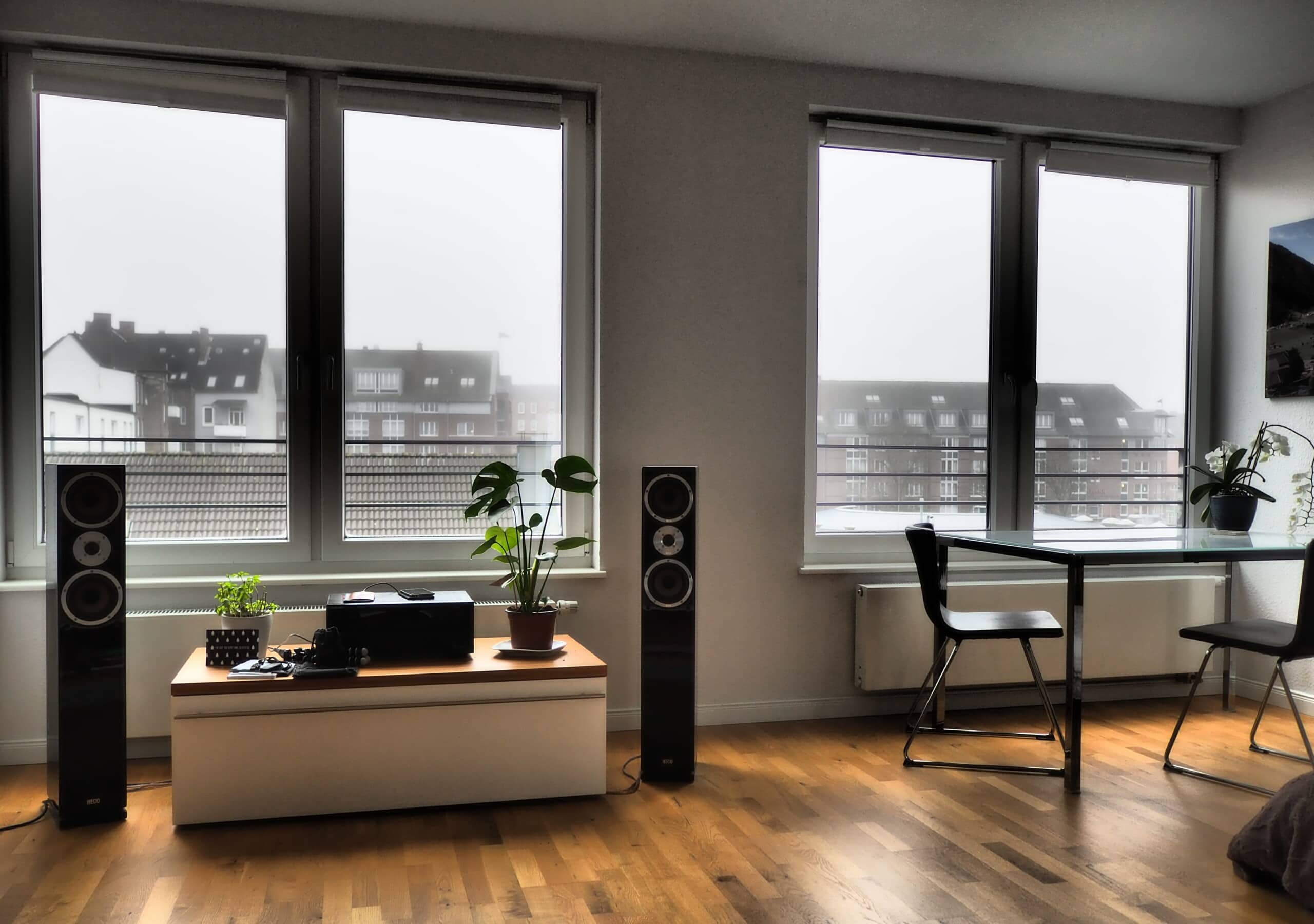 Home Theater: Advantages of Floor-Standing Speakers