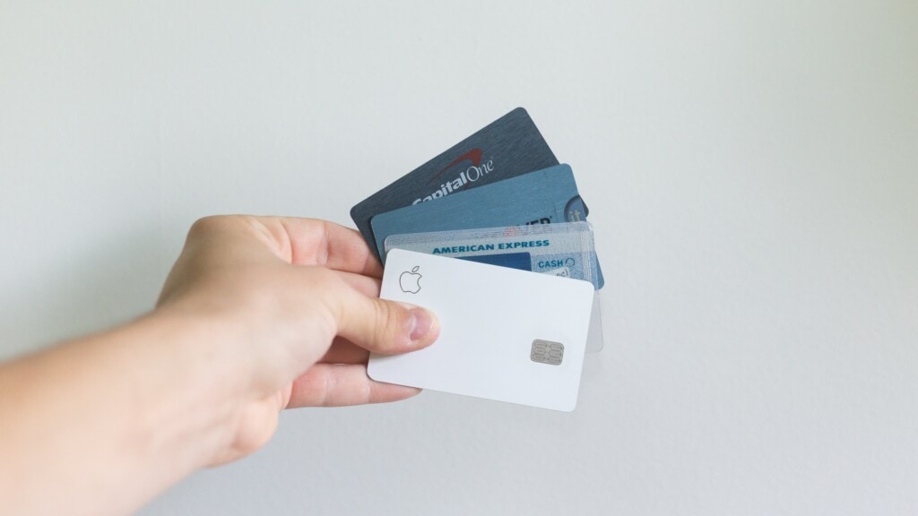 credit card rfid payment RJQE64NmC o unsplash - Binary Options Payment Methods