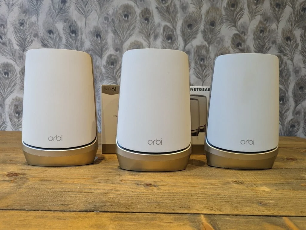 Netgear RBKE963 Review 2 - Dedicated vs Shared vs Wired Backhaul for Mesh WiFi Networks: A Comprehensive Guide of Dual Band vs Tri-Band vs Quad-Band Mesh Routers