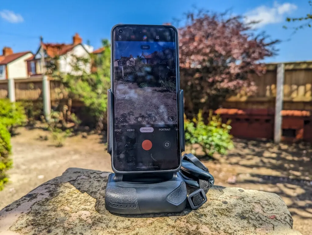 ShiftCam ProGrip Review3 - ShiftCam ProGrip Review – DSLR style grip for photography on your phone