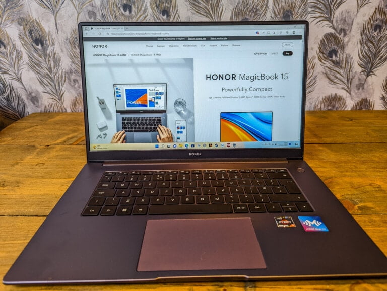 Honor MagicBook 15 Review with AMD Ryzen 5 5500U