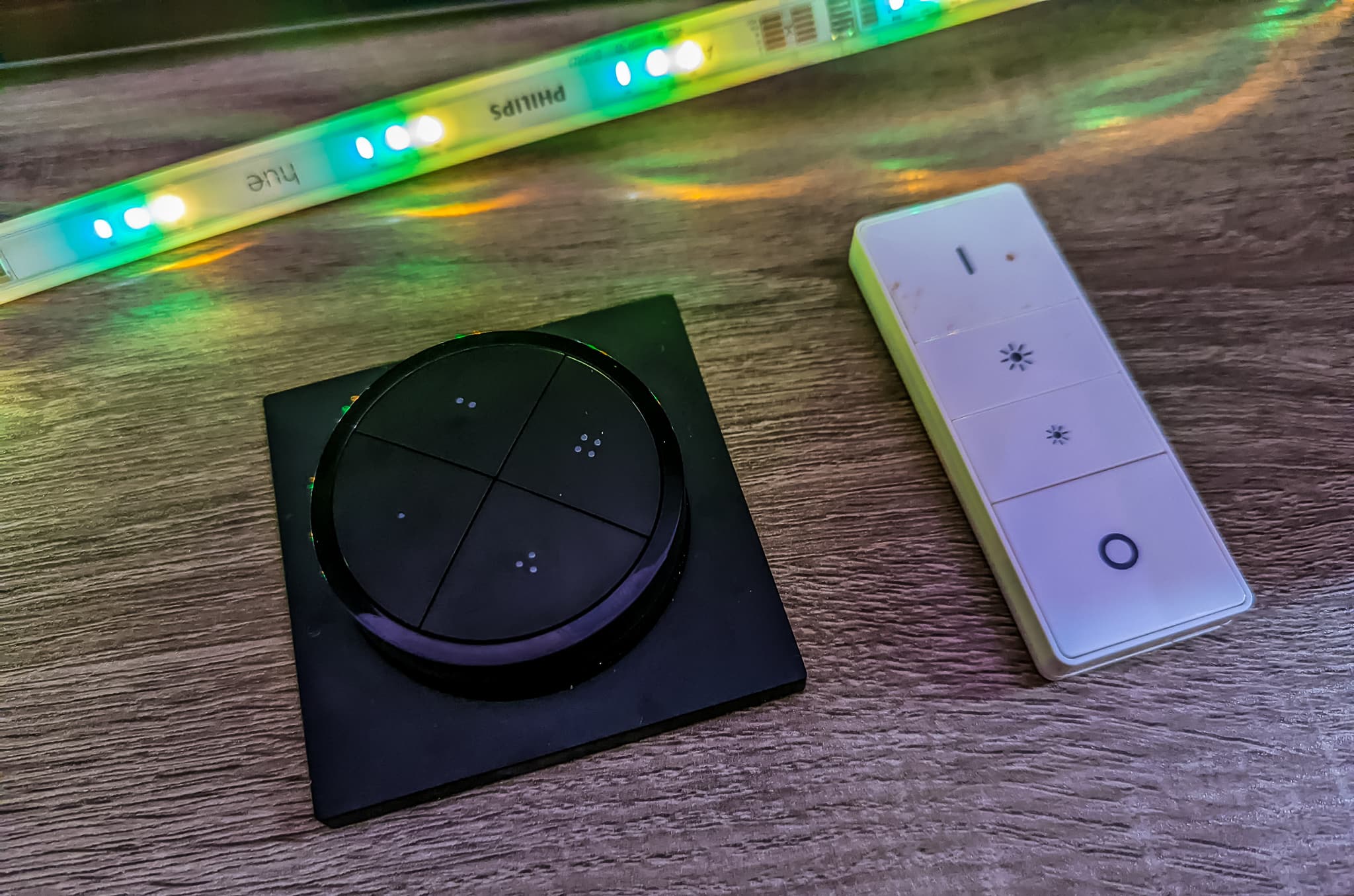 Philips Hue Tap Dial Switch Review – One switch for four rooms & a turnable dial for brightness