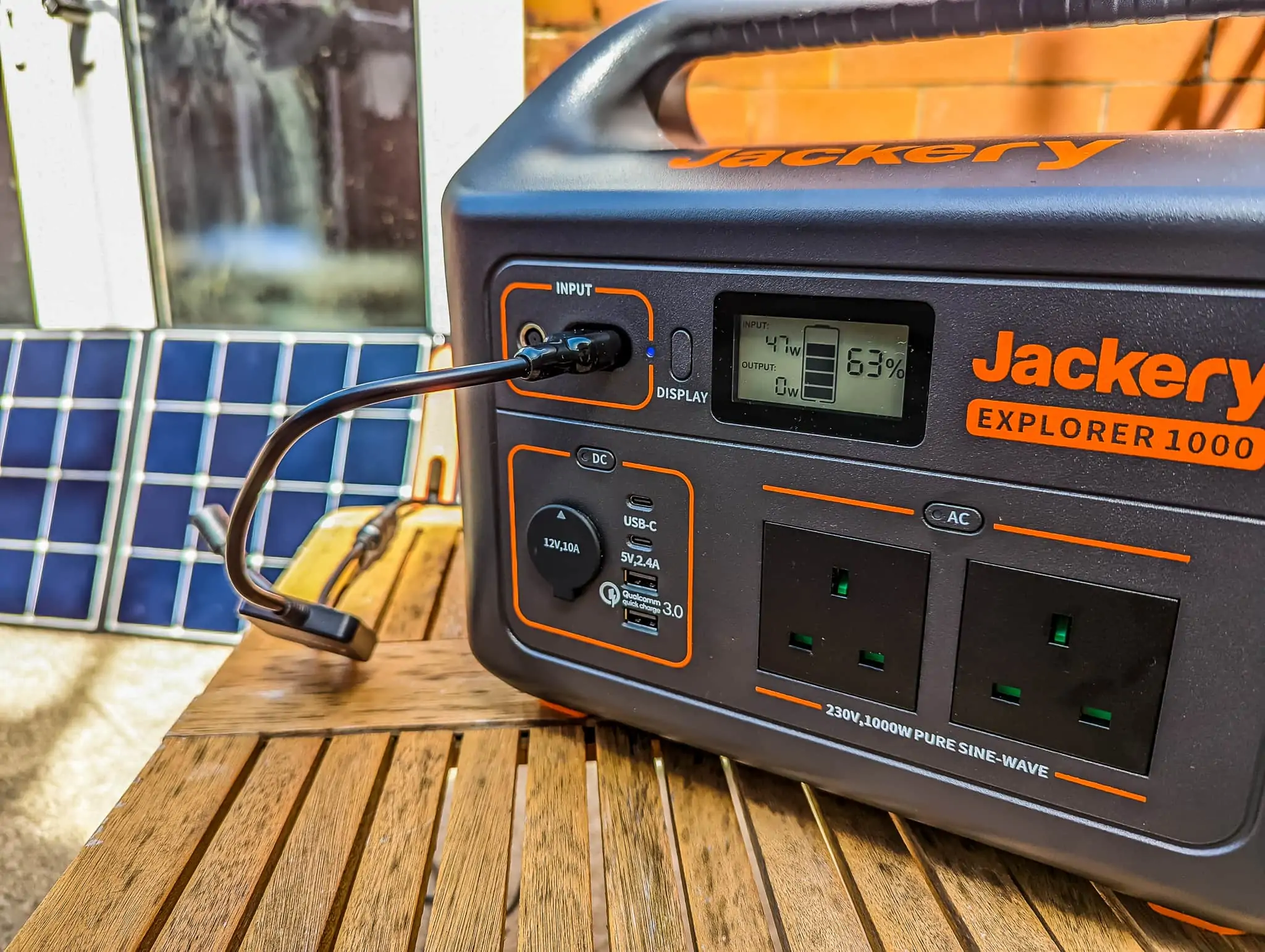 Jackery Solar Generator 1000 Review: Explorer 1000 Portable Power Station + 2x SolarSaga 100W Solar Panels