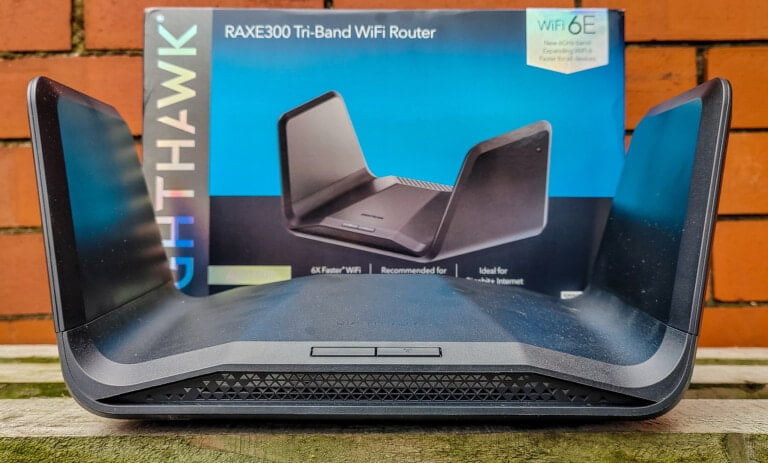 Netgear Nighthawk RAXE300 Wi-Fi 6E Router Review vs RAXE500