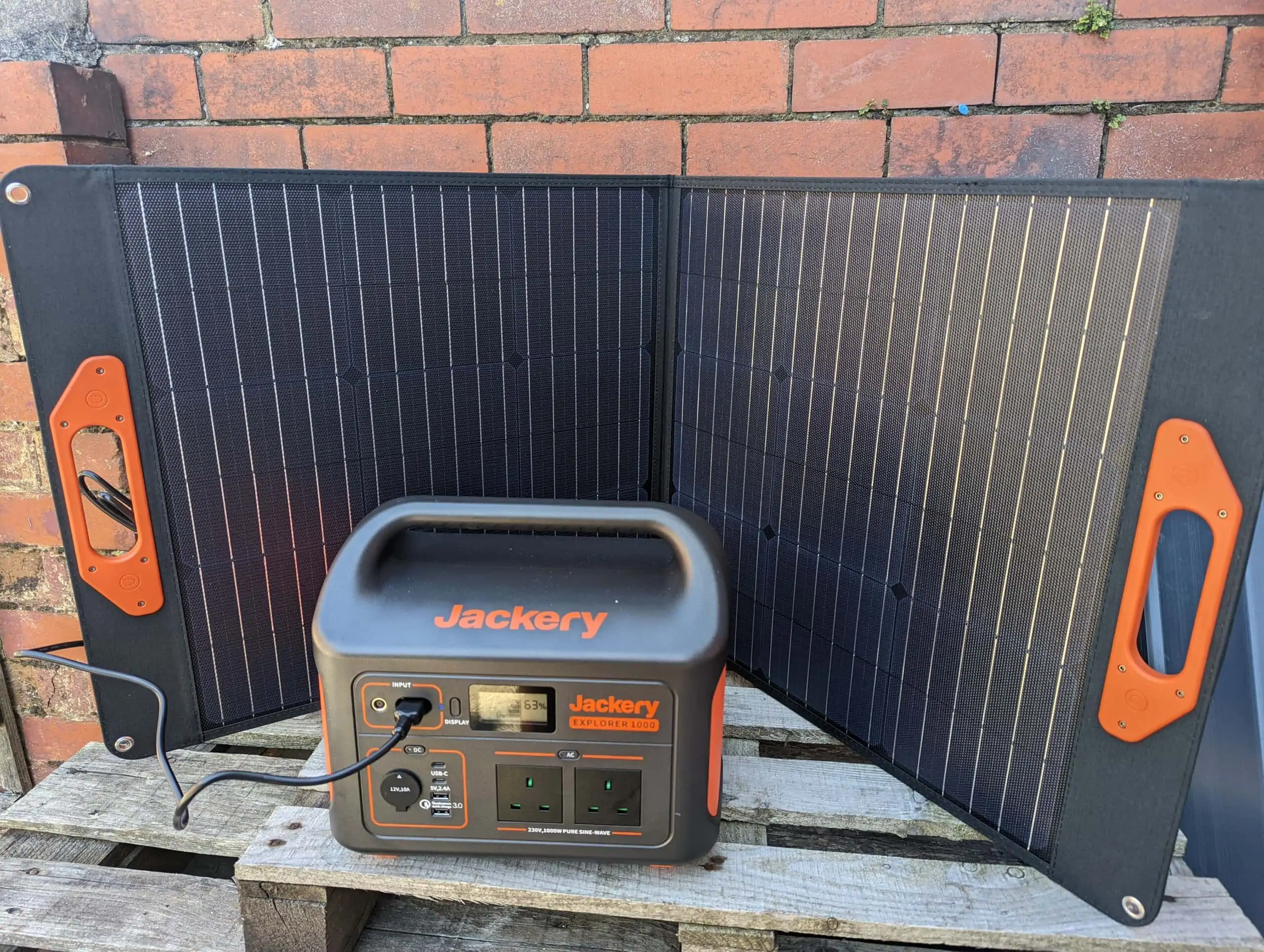 Oystade vs Jackery 100W Portable Solar Panel Review