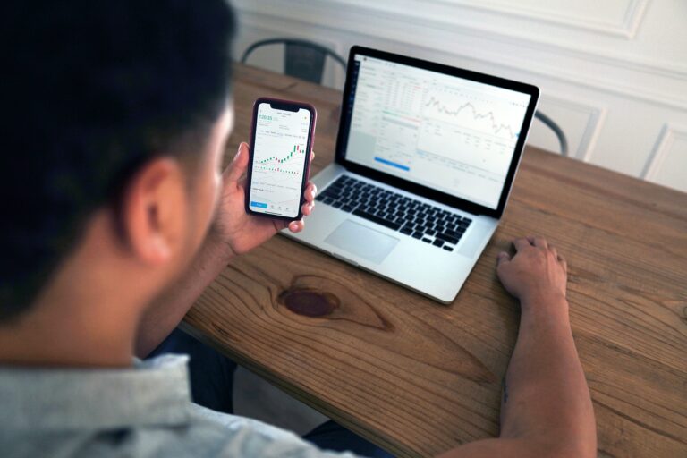 How Mobile Trading Unlocks Unique Opportunities for Investors