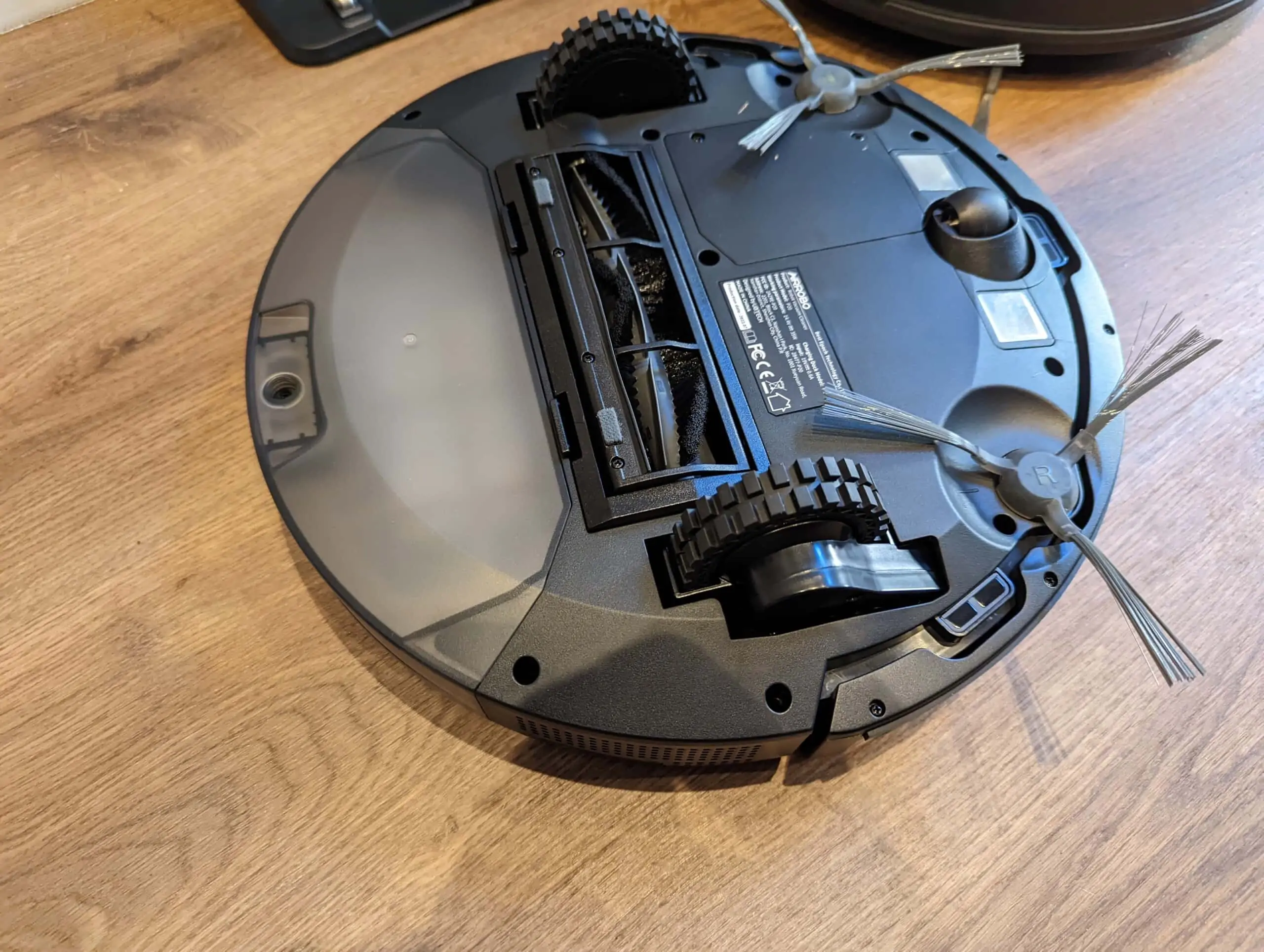 AIRROBO P20 Robot Vacuum Review3 scaled - AIRROBO P20 Robot Vacuum Review – A budget option with gyroscope navigation & improved cleaning vs P10