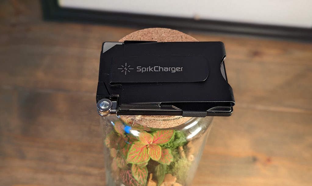 SprkCharger Battery Wallet Review - SprkCharger Battery Wallet Review with Cable Wrap, Slim Battery & Stand
