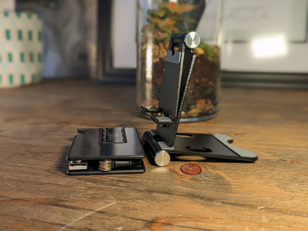 SprkCharger Cable Wrap and Stand2 - SprkCharger Battery Wallet Review with Cable Wrap, Slim Battery & Stand