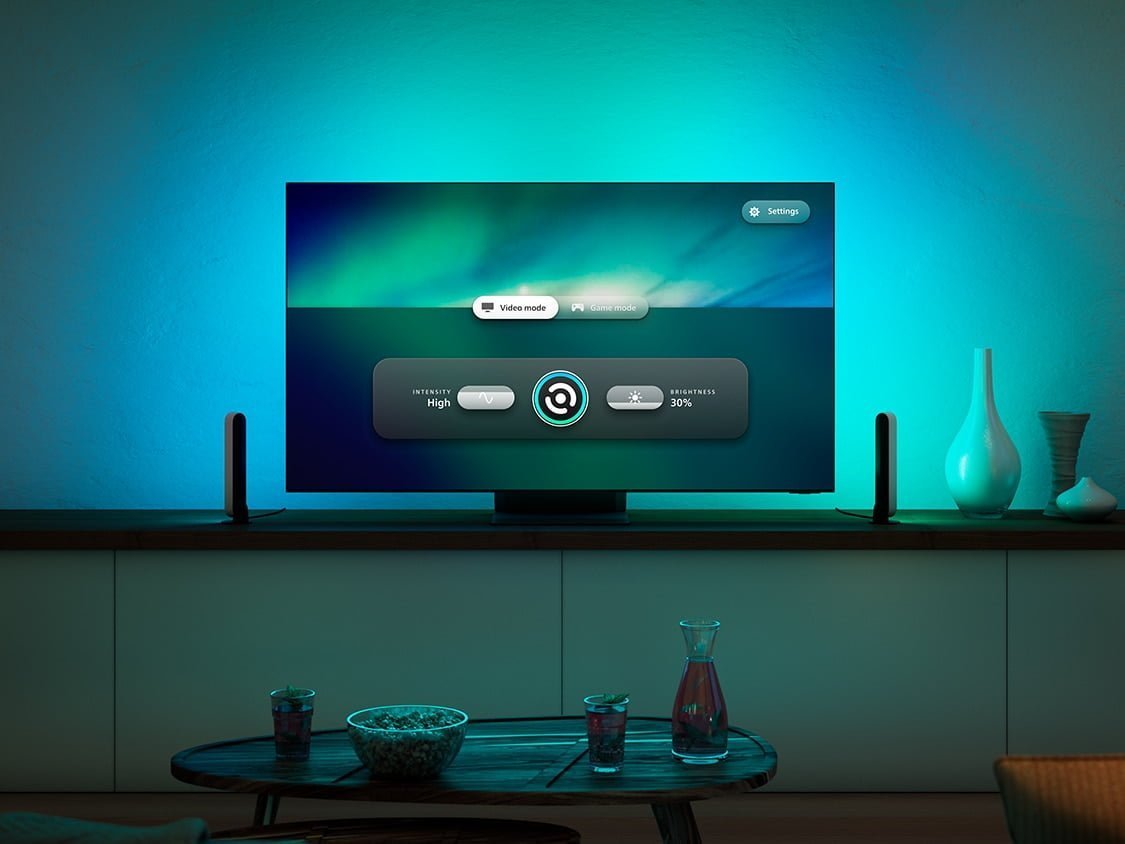 Philips Hue Sync TV app for Samsung TVs announced for £115! Go portable table lamp due in February for £140