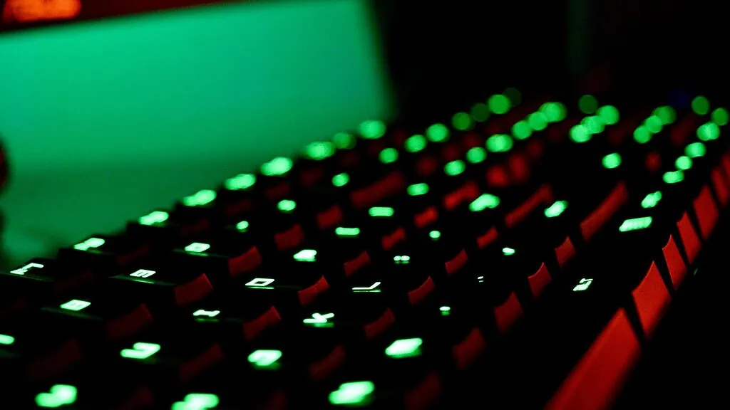 mechanical keyboard Cana - Cybersecurity Tips for the Online Gamer