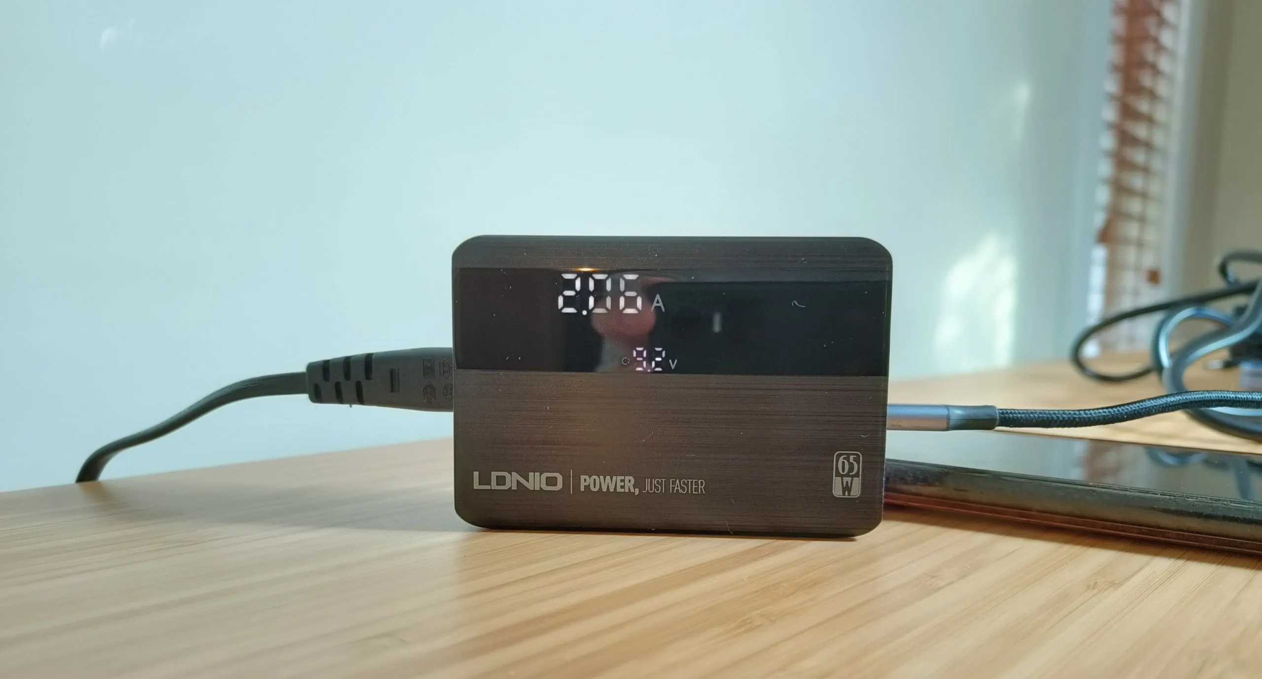 LDNIO 65W USB Power Delivery Charging Station with LCD Review – USB power meter built-in