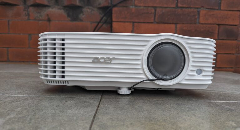 Acer H6543BDK DLP Projector Review – 4500 ANSI lumens allows this to be used in bright rooms