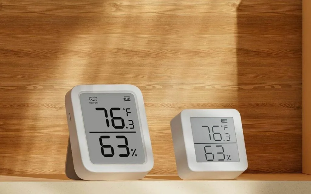 SwitchBot Meter Plus vs meter - SwitchBot Meter Plus Review - Another fantastic affordable smart thermometer hygrometer sensor