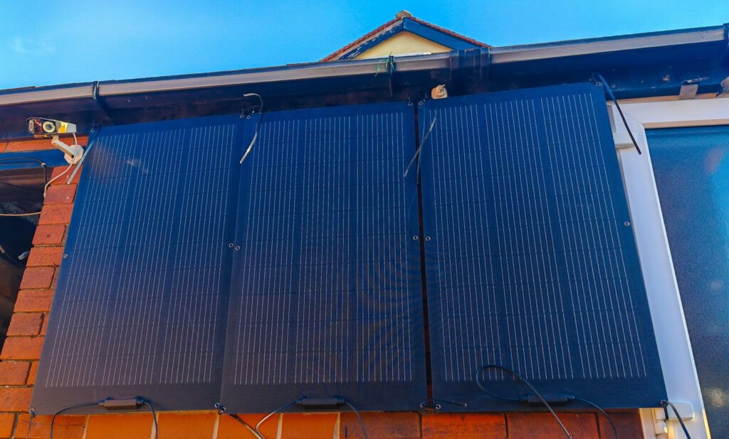 EcoFlow 100W Flexible Solar Panel Wall Installation - What is the Difference Between Polycrystalline and Monocrystalline Solar Panels