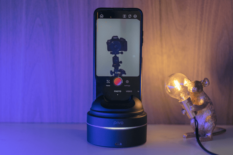 Pivo Max Review – Auto Face Tracking Camera & Smartphone Holder