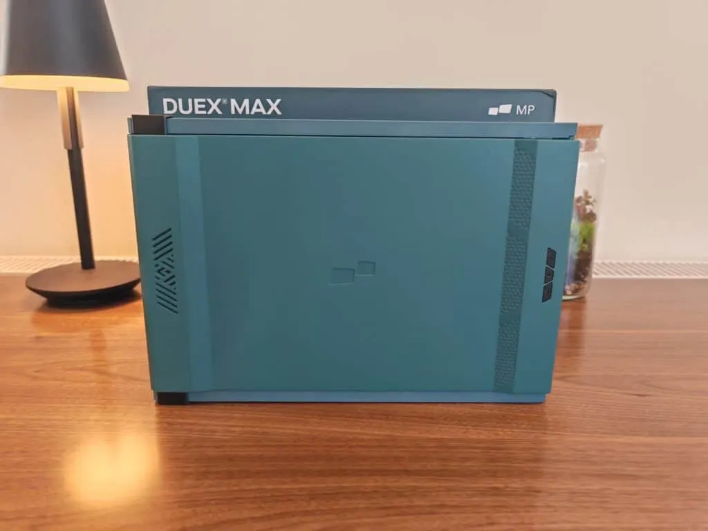 Mobile Pixels Duex Max Portable Monitor Review Harshell Design - Mobile Pixels Duex Max Portable Monitor Review: Improved design vs Trio & Ideal For Working When Travelling