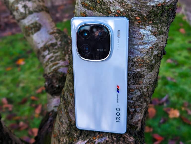 Vivo iQOO 12 Review – Spectacular performance thanks to Qualcomm Snapdragon 8 Gen 3 & a surprisingly good camera