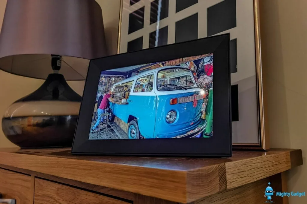 Aura Carver Smart Digital Photo Frame Review2 1024x683 1 1.jpg