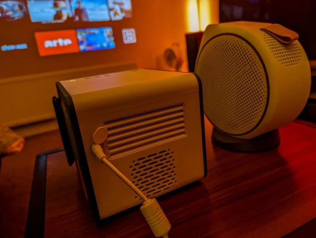 BenQ GS50 vs GV30 Projector Comparison Review – Design, Brightness, Video and Audio Quality 5 BenQ GS50 vs GV30 Projector Comparison Review42 1024x771 1 1