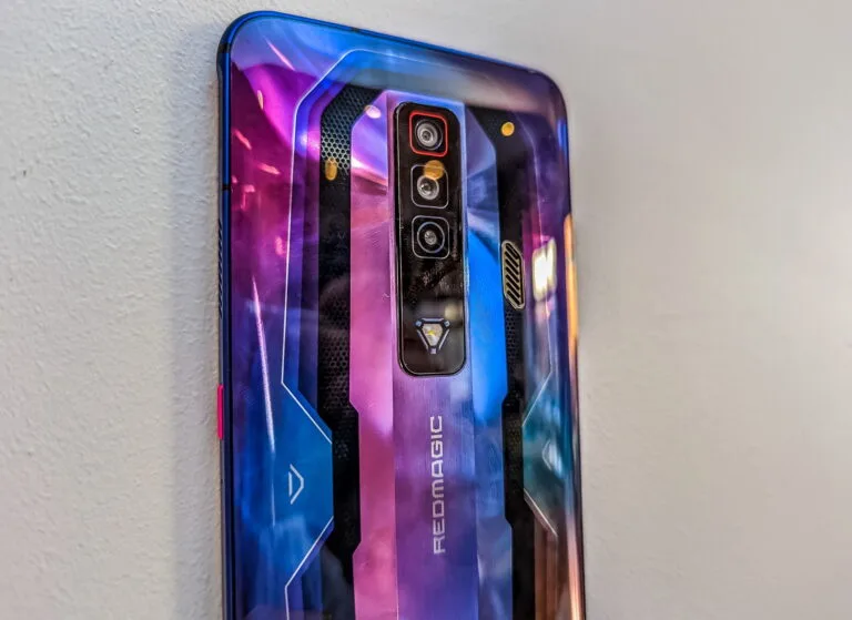 Redmagic 7 Review - Active cooling allows the Snapdragon 8 Gen 1 to sustain its performance longer than any other phone 13 Redmagic 7 Review – Active cooling allows the Snapdragon 8 Gen 1 to sustain its performance longer than any other phone