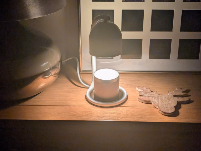 SwitchBot Candle Warmer Lamp Review – Matter Controlled Candles!
