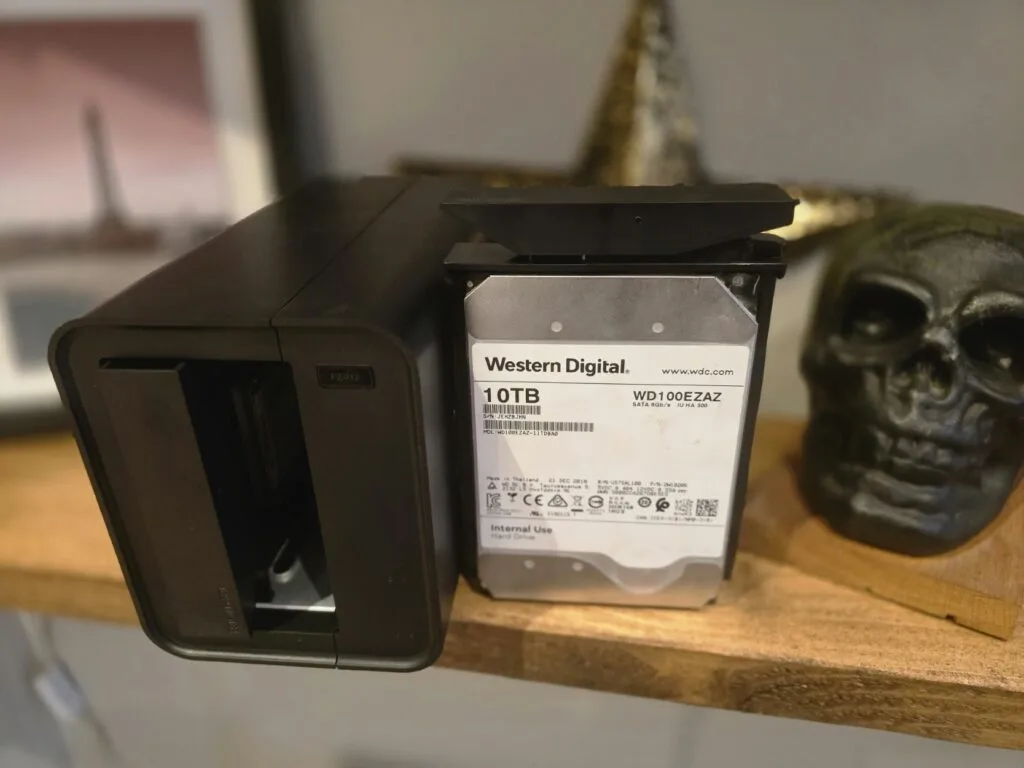 W949 TerraMaster F2-212 NAS 本体のみ HDD無 W949 TerraMaster F2-212