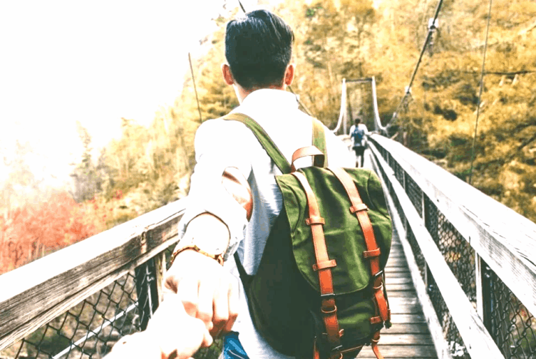 Gaston Luga Clässic Backpack Review – A stylish and spacious backpack more suited as a casual bag than carrying expensive tech.