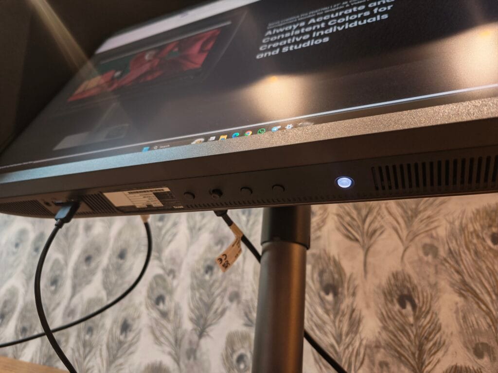 BenQ Creative Pro PD2770U Unboxing 4