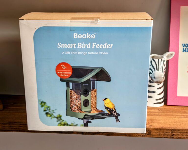 Kiwibit Bird Feeder 2 Review – Smart bird feeder with 4K camera, AI bird recognition and solar panel