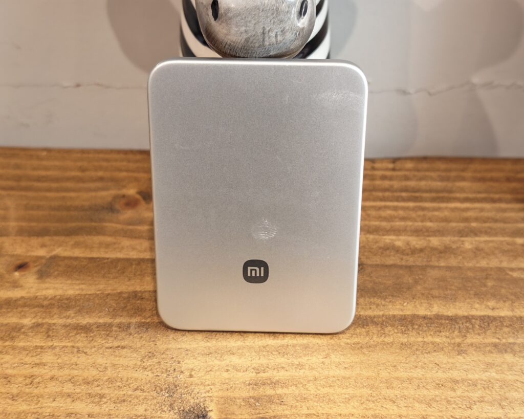 Xiaomi UltraThin Magnetic Power Bank 5000 Review vs Ugreen MagFlow Air 5K 5 Xiaomi UltraThin Magnetic Power Bank 5000 Front