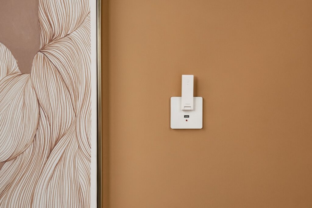 Aqara Expands Smart Home Portfolio with Hub M100, Camera Protect Kit Y100, and Climate Sensor W100 2 Aqara Hub M100 1024x684 1