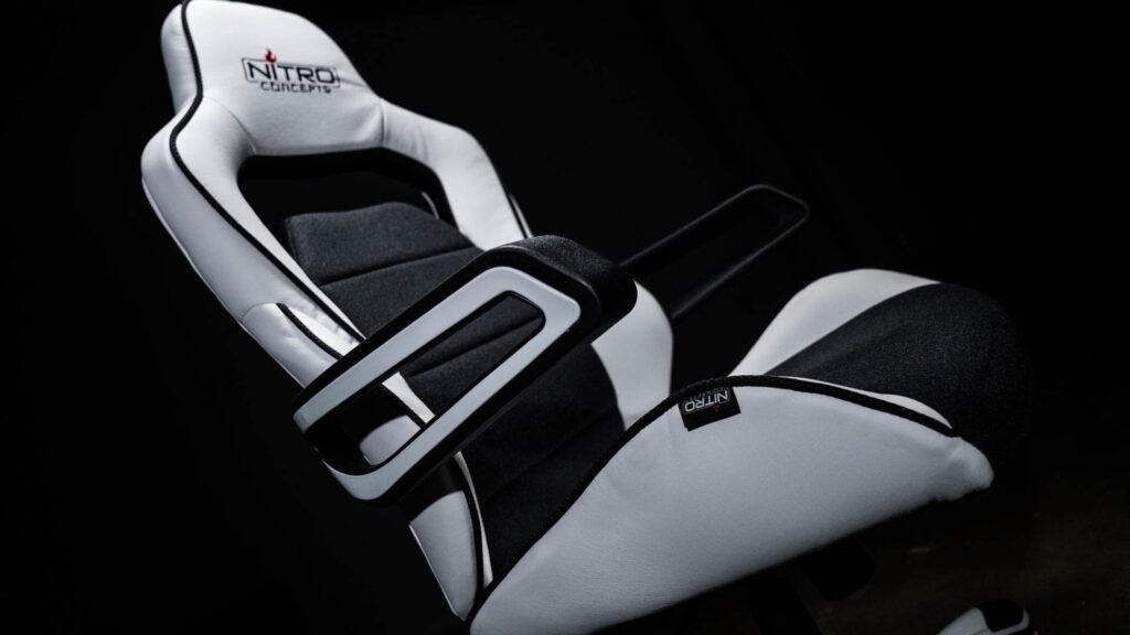 DXRacer Nitro 20