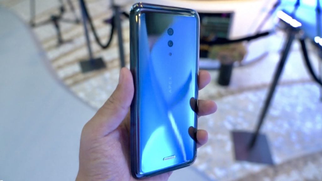 Vivo Apex 2019 has glass body, no ports, buttons and used a magnetic charger 4 Dxqze97VYAIlT Q 1024x576 1