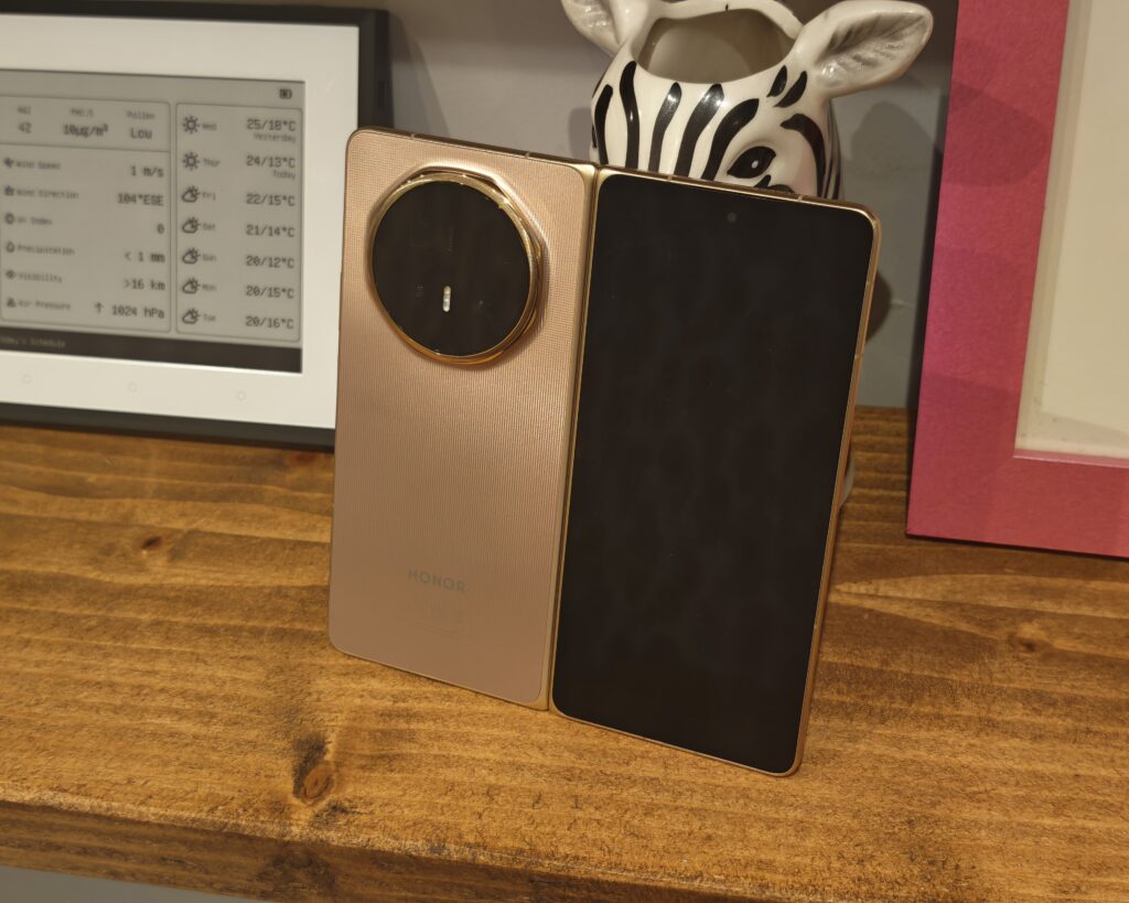 Honor Magic V6 Review vs V5 3 Honor Magic V6 Review 3