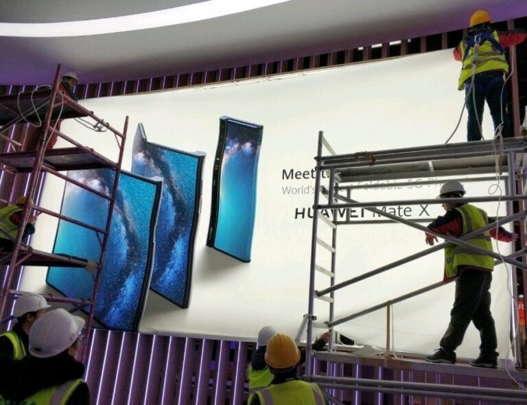 Huawei Mate X 5G foldable phone revealed via display banner 3 Huawei Mate X 5G foldable phone revealed via display banner