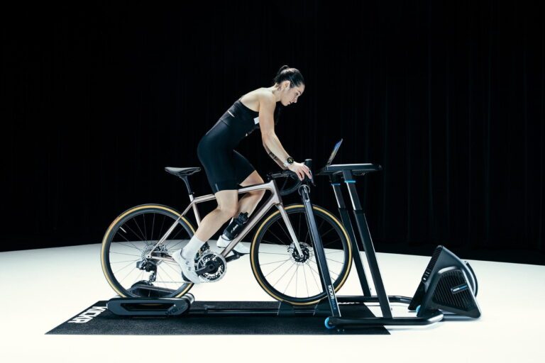Wahoo KICKR ROLLR now works with Wahoo RGT and Zwift without a power meter