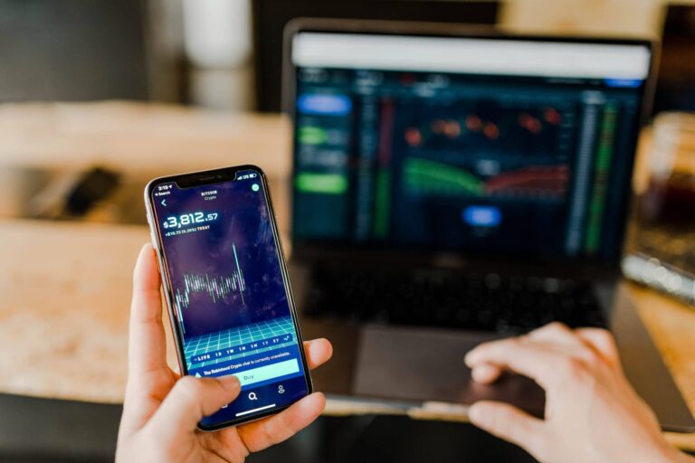 What type of trend analysis can be helpful in bitcoin money-making?